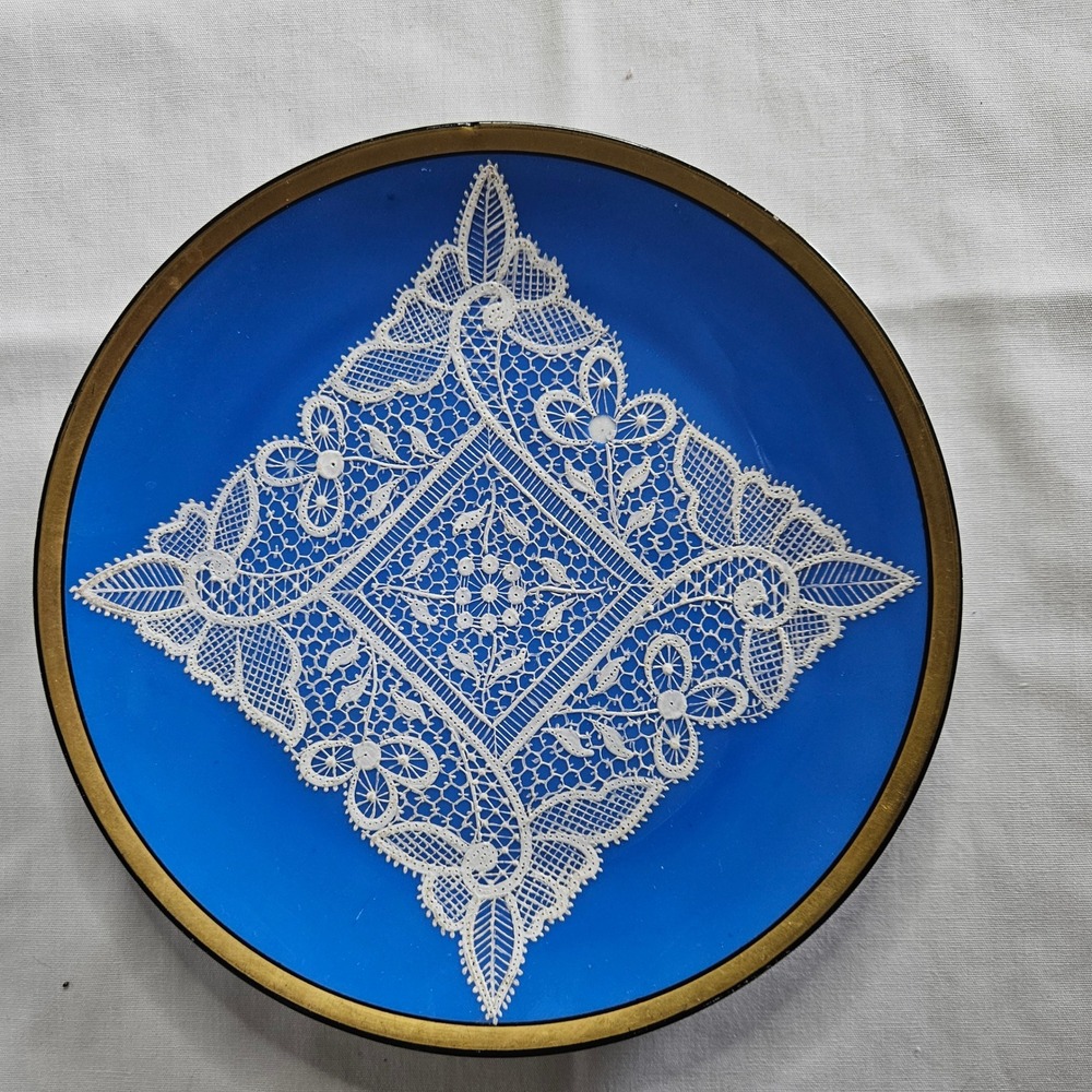 Contemporary Roscher & Co Crochet Collection Decorative Plate 7"